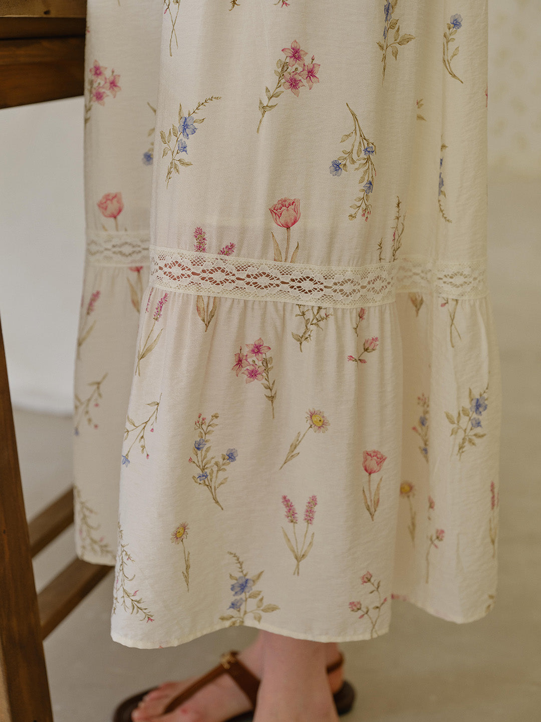 Victoria Sweetheart Neck Floral Dress