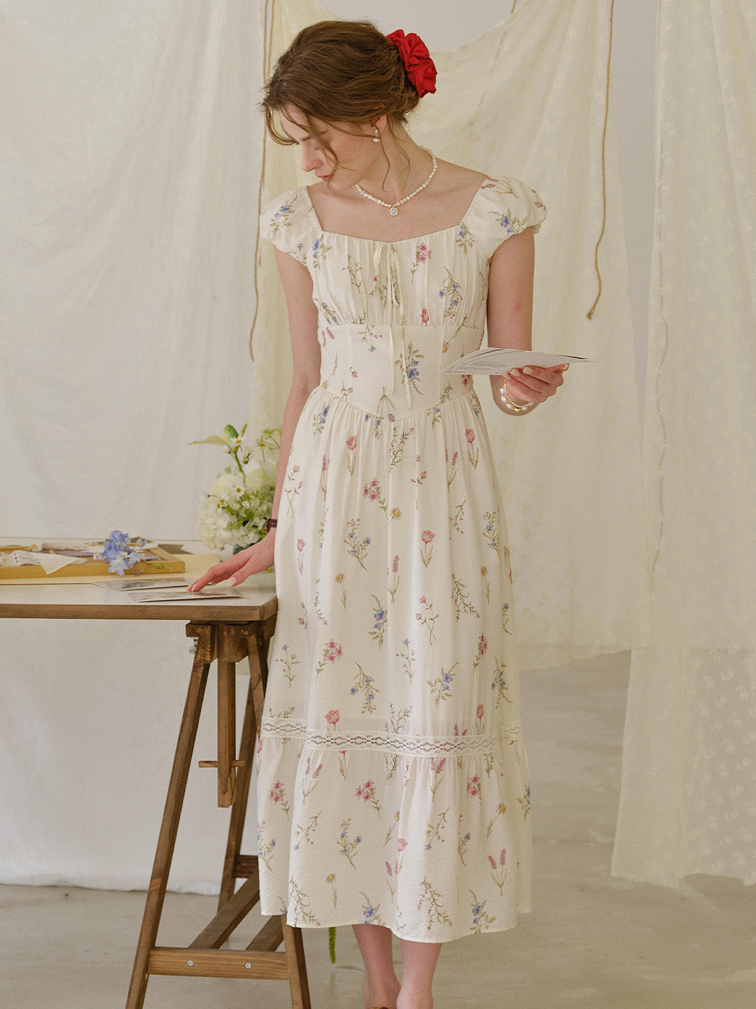 Victoria Sweetheart Neck Floral Dress