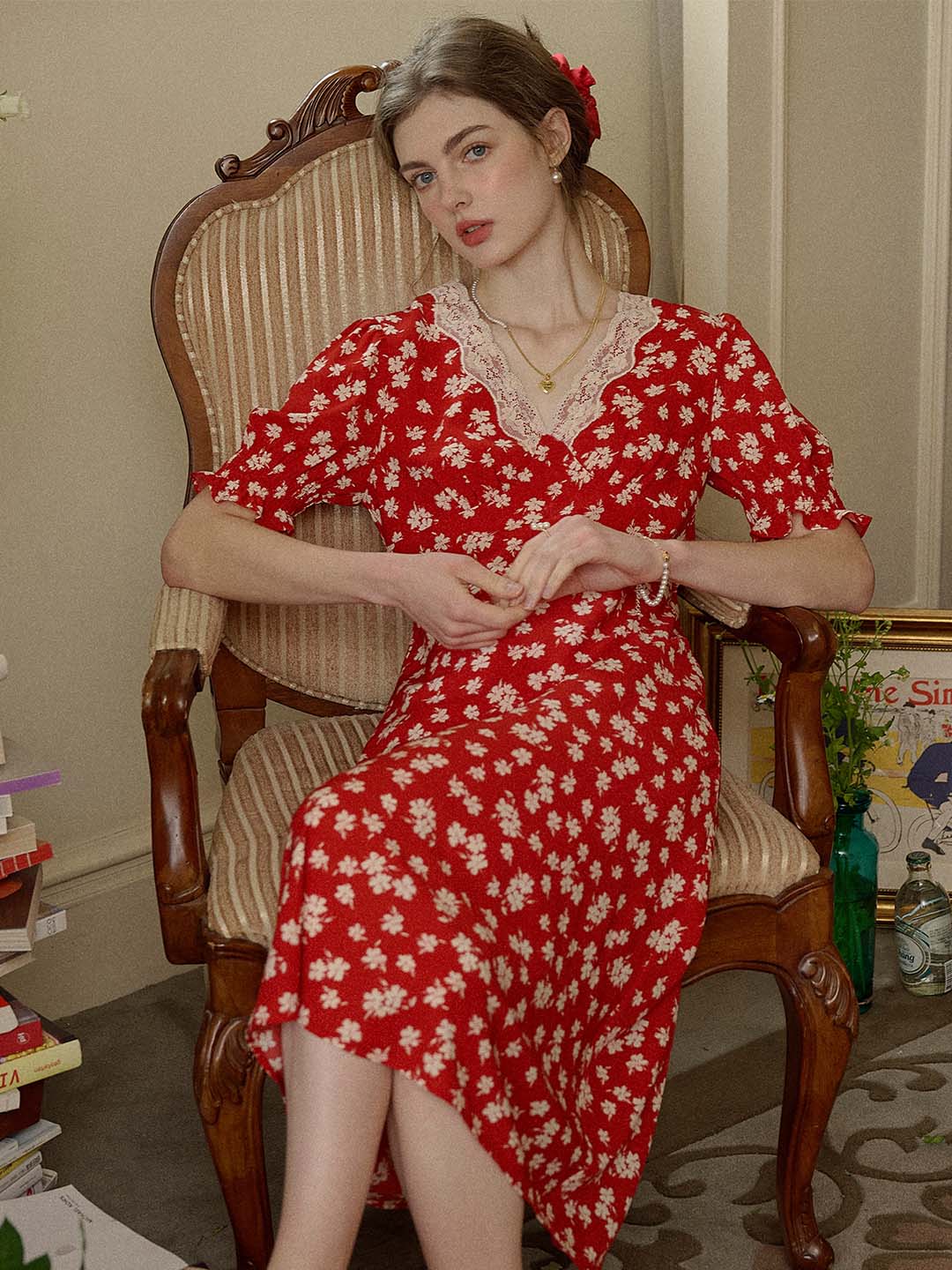 Stormi Charming V-neck Lace Trimmed Floral Print Dress