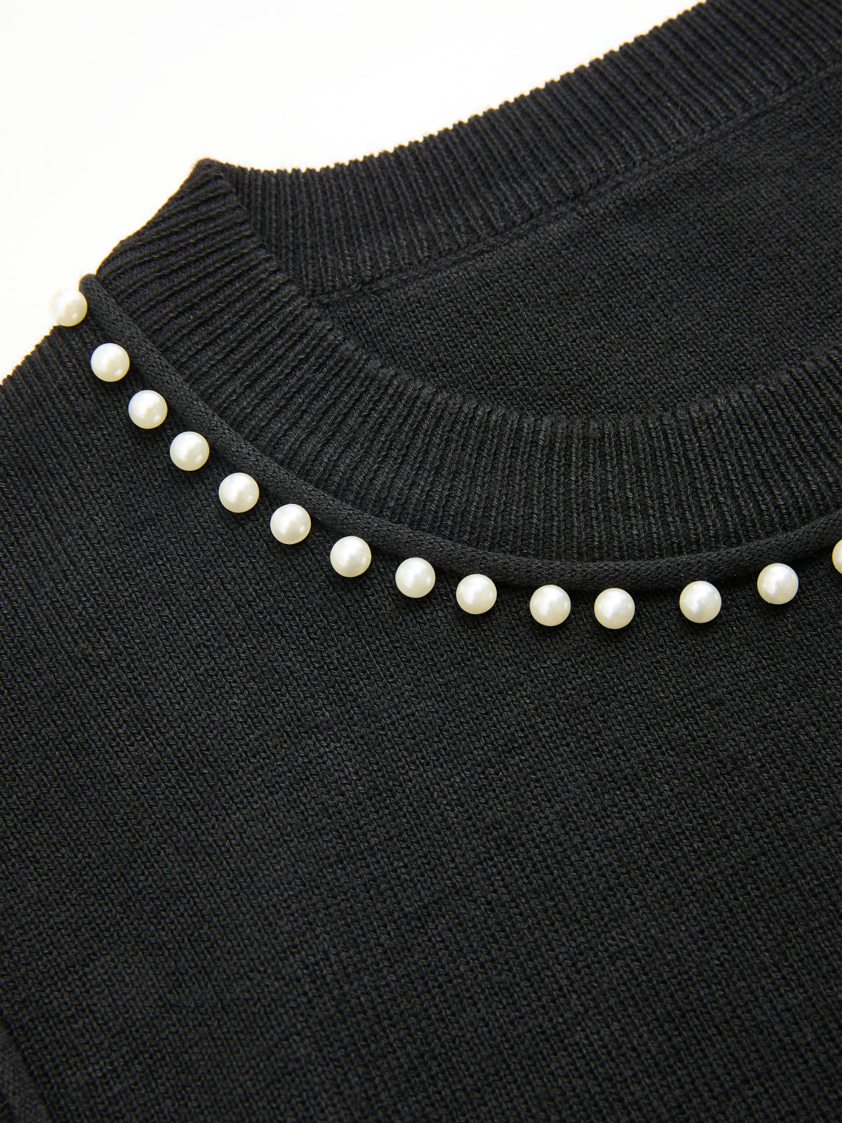 Pearl Trim Sleeveless Knit Vest